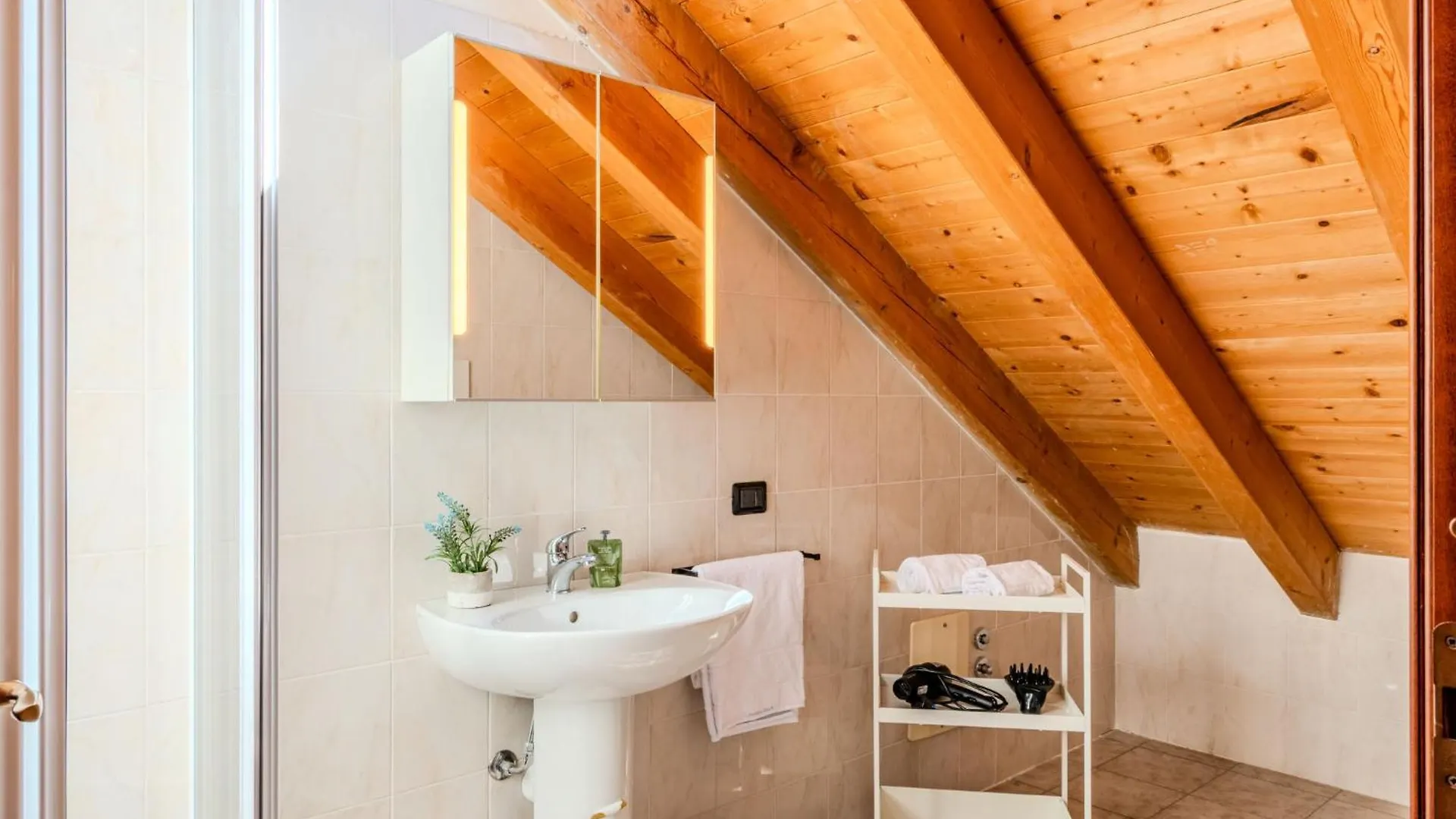 Apartment Piazza San Giuseppe-10 By Interhome Acquaseria